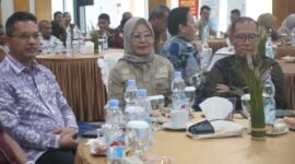 Asisten II Bidang Perekonomian dan Administrasi Pembangunan Setda Provinsi Malut, Sri Haryanti Hatari menghadiri Rapat Koordinasi Wilayah Percepatan dan Perluasan Digitalisasi Daerah (Rakorwil P2DD) Tahun 2025.