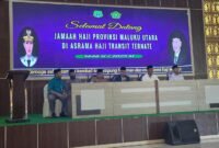 Bupati Halmahera Timur, Ubaid Yakub menjemput jamaah haji Halmahera Timur di asrama haji Ternate, Senin (23/6/2025). (foto: Humas Haltim)