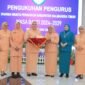 Ketua DWP Malut Kukuhkan Pengurus DWP Haltim periode 2024-2029, di aula kantor Bupati Halmahera Timur, Rabu (19/6/2025). (foto: Humas Haltim)