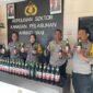 Polsek Kawasan Pelabuhan Ahmad Yani Ternate sita puluhan minuman keras ilegal dari atas KM Alsudais 21.