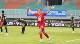 Chechu Meneses, pemain asal Spanyol yang bermain di posisi bek di Malut United.