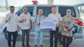 Penyerahan 1 Unit Mobil Ambulance dari BRI Cabang Soasio kepada Pemerintah Daerah Kabupaten Halmahera Timur. (Dok/Istimewa)