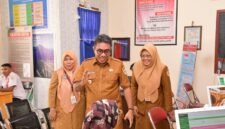 Momen Wawali Kota Tidore Kepulauan, Ahmad Laiman saat inspeksi mendadak di dinas Dukcapil Tikep pada Senin 20/10/2025 (Foto: Humas Tidore)