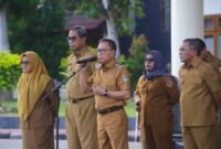 Bupati Halmahera Tengah, Ikram Malan Sangaji saat menyampaikan arahan kepada ASN Halteng. Dok Humas Halteng