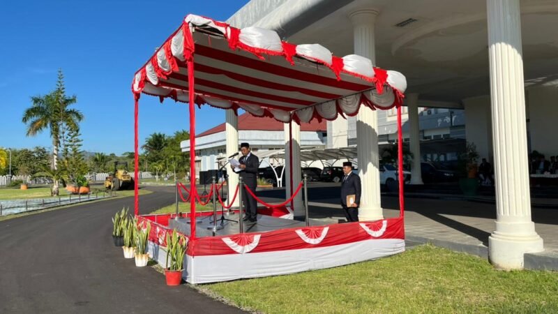 Bupati Haltim Drs. Ubaid Yakub MPA.