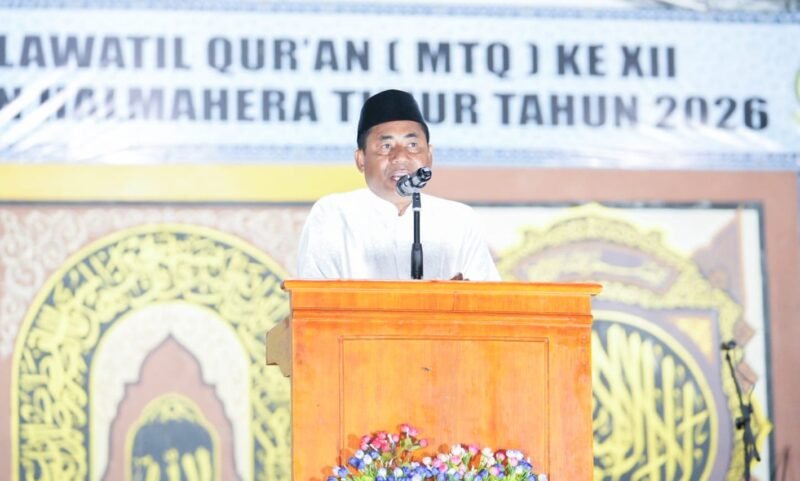 Bupati Ubaid Yakub saat menyampaikan sambutan sekaligus membuka rangkaian kegiatan MTQ ke-XII tingkat kabupaten yang berlangsung di Desa Lolobata, Kecamatan Wasile Tengah, Selasa (12/5/2026).
