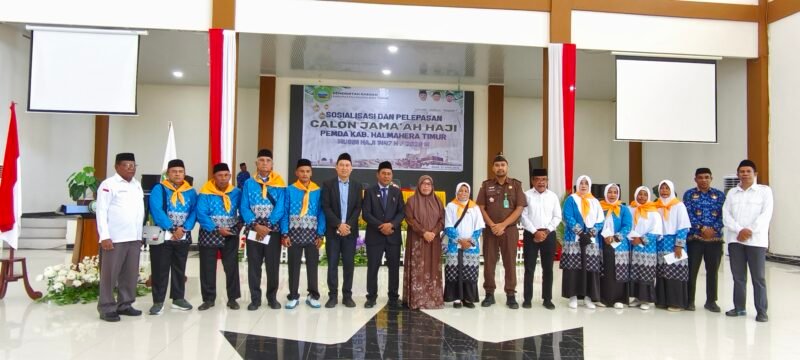 Foto Bersama 9 Jamaah Calon Haji Kabupaten Halmahera Timur Musim Haji 1447H/2026 Masehi. Foto/Tim