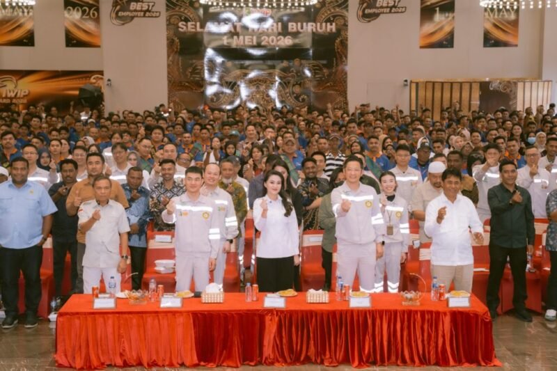 Bupati Haltim Ubaid Yakub Hadiri IWIP Award peringati MayDay