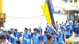 Kontingen POPDA XII Haltim saat tiba di Morotai. Foto : Tim POPDA XII Haltim