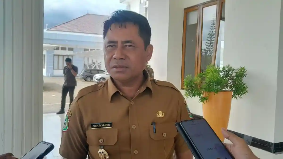 Bupati Halmahera Timur, Drs. Ubaid Yakub, MPA