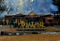 Ilustrasi Kantor Dinas PUPR Halmahera Timur terbakar. Foto/Aples