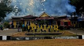 Ilustrasi Kantor Dinas PUPR Halmahera Timur terbakar. Foto/Aples